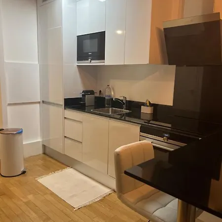 Superbe Paris La Defense 公寓